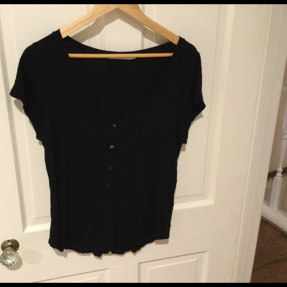 Black short sleeve Henley, sz Large